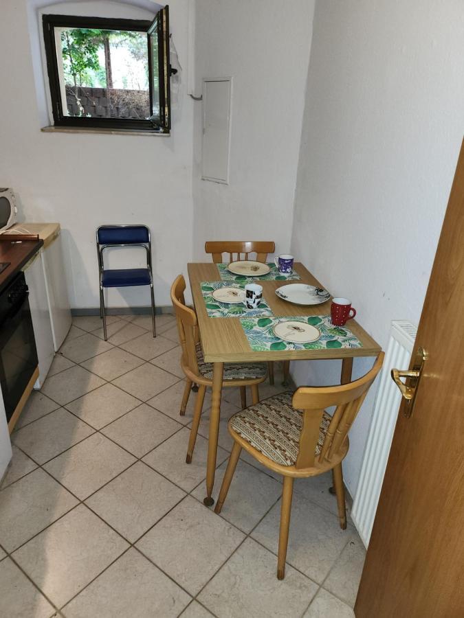 Halle, Top -Preise, Grosse 79 Qm Sd Fewo, Eg, Wahlweise Mit 1- 3 Dz, Inklusiv Tv Lounge, Kueche, Bad Wc Einfach Und Gut, Langzeitmieter Vb Preise Halle  Eksteriør bilde