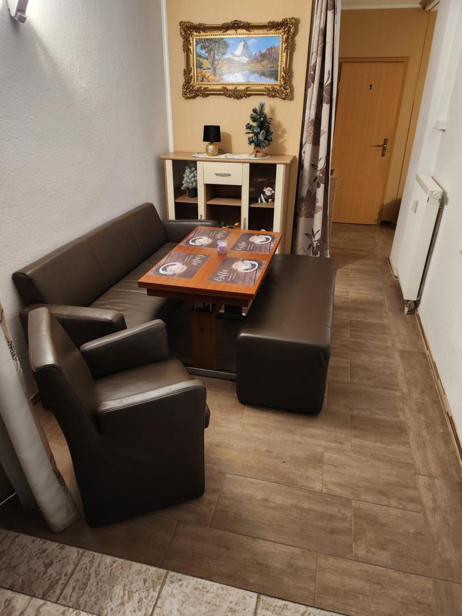 Halle, Top -Preise, Grosse 79 Qm Sd Fewo, Eg, Wahlweise Mit 1- 3 Dz, Inklusiv Tv Lounge, Kueche, Bad Wc Einfach Und Gut, Langzeitmieter Vb Preise Halle  Eksteriør bilde