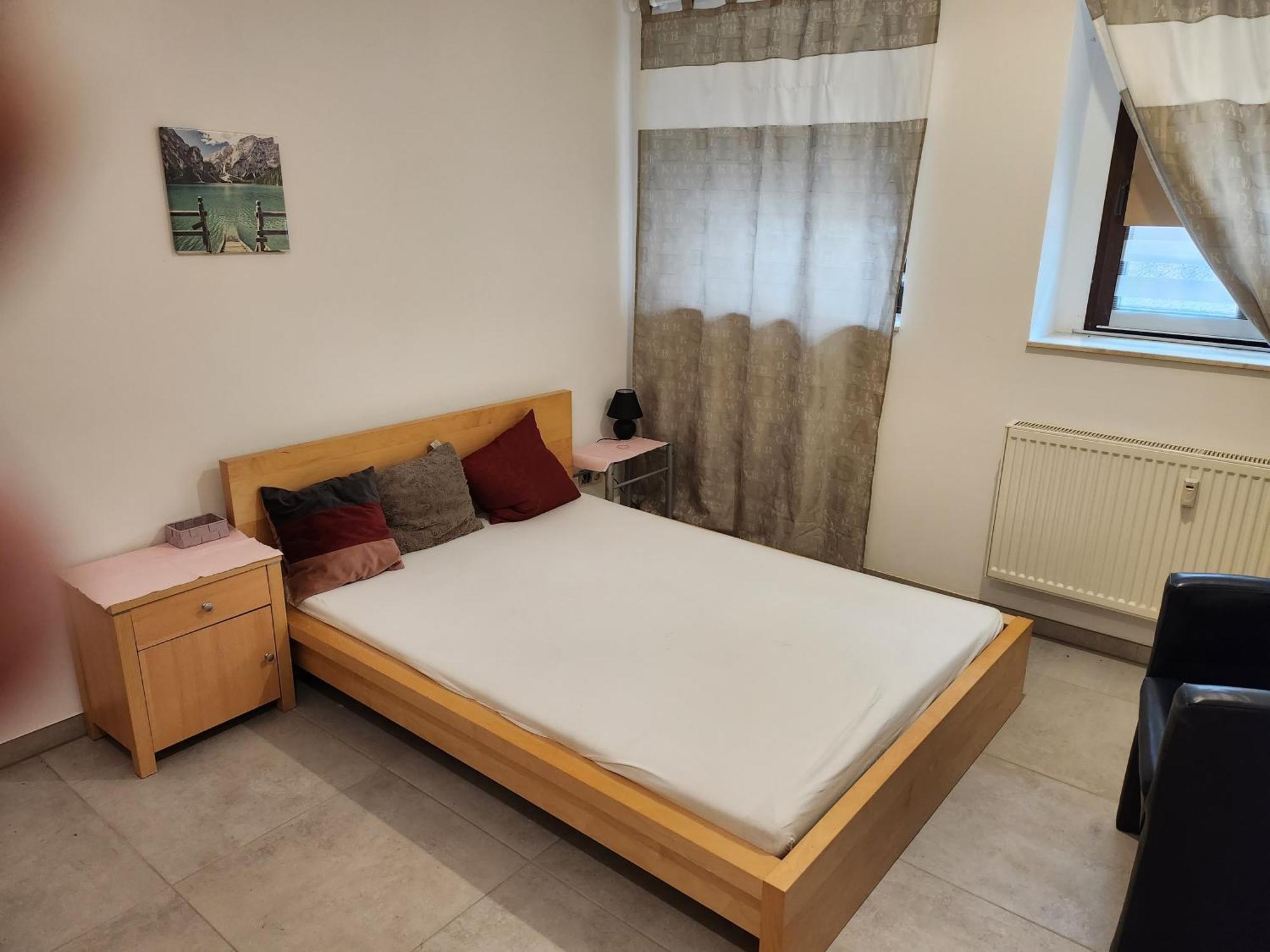Halle, Top -Preise, Grosse 79 Qm Sd Fewo, Eg, Wahlweise Mit 1- 3 Dz, Inklusiv Tv Lounge, Kueche, Bad Wc Einfach Und Gut, Langzeitmieter Vb Preise Halle  Eksteriør bilde