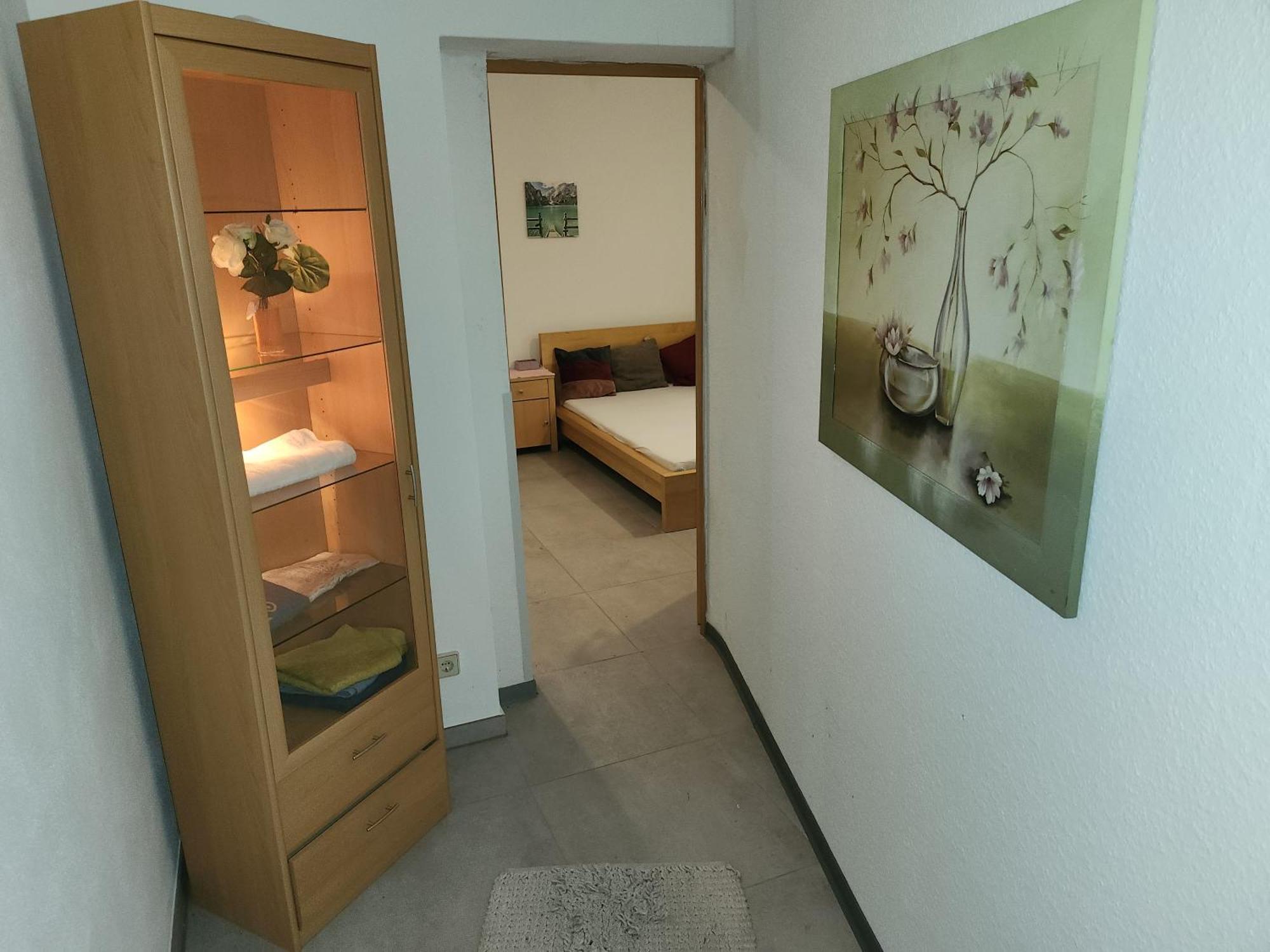 Halle, Top -Preise, Grosse 79 Qm Sd Fewo, Eg, Wahlweise Mit 1- 3 Dz, Inklusiv Tv Lounge, Kueche, Bad Wc Einfach Und Gut, Langzeitmieter Vb Preise Halle  Eksteriør bilde