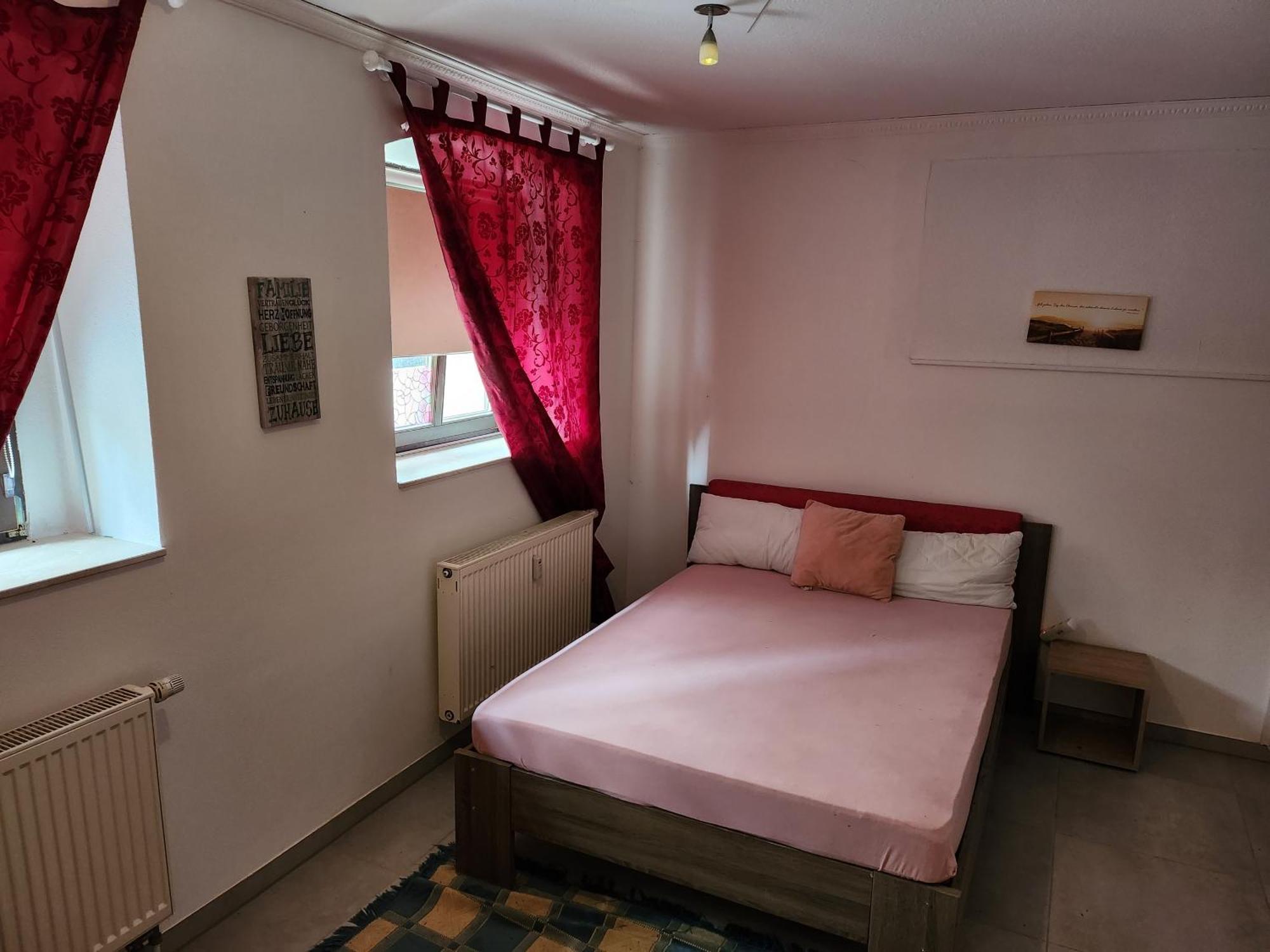 Halle, Top -Preise, Grosse 79 Qm Sd Fewo, Eg, Wahlweise Mit 1- 3 Dz, Inklusiv Tv Lounge, Kueche, Bad Wc Einfach Und Gut, Langzeitmieter Vb Preise Halle  Eksteriør bilde