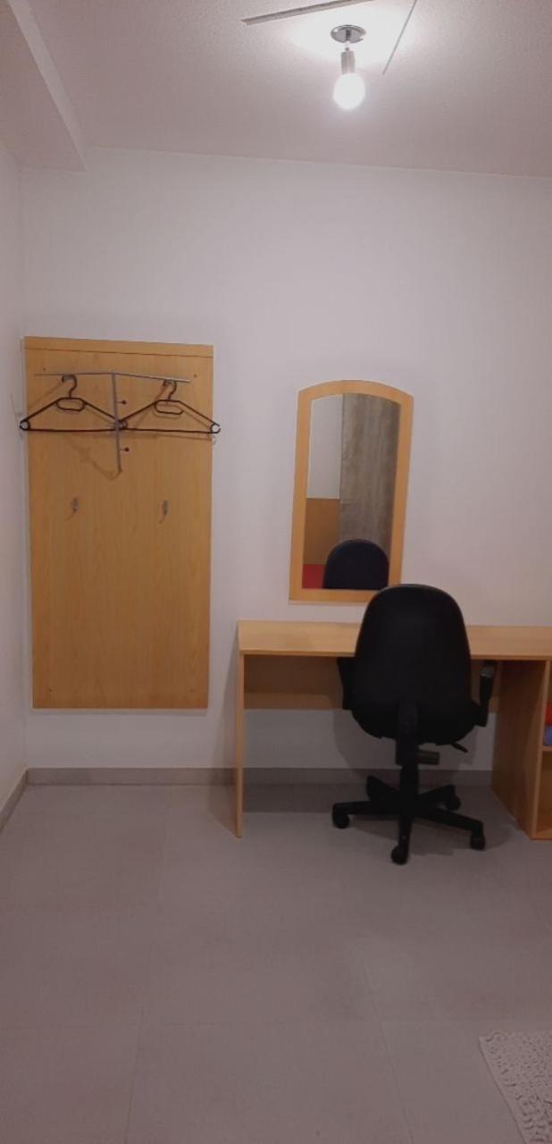 Halle, Top -Preise, Grosse 79 Qm Sd Fewo, Eg, Wahlweise Mit 1- 3 Dz, Inklusiv Tv Lounge, Kueche, Bad Wc Einfach Und Gut, Langzeitmieter Vb Preise Halle  Eksteriør bilde