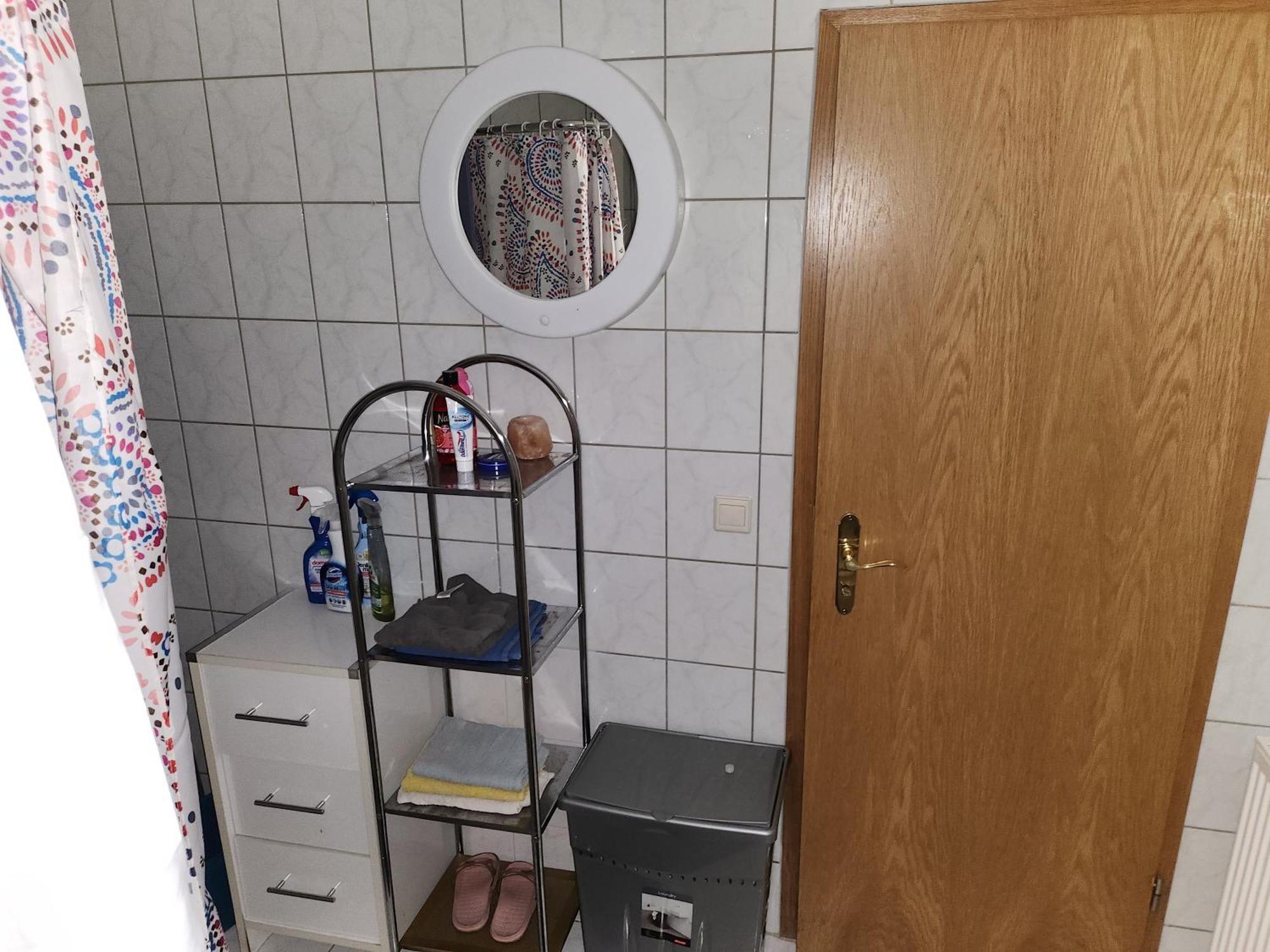 Halle, Top -Preise, Grosse 79 Qm Sd Fewo, Eg, Wahlweise Mit 1- 3 Dz, Inklusiv Tv Lounge, Kueche, Bad Wc Einfach Und Gut, Langzeitmieter Vb Preise Halle  Eksteriør bilde