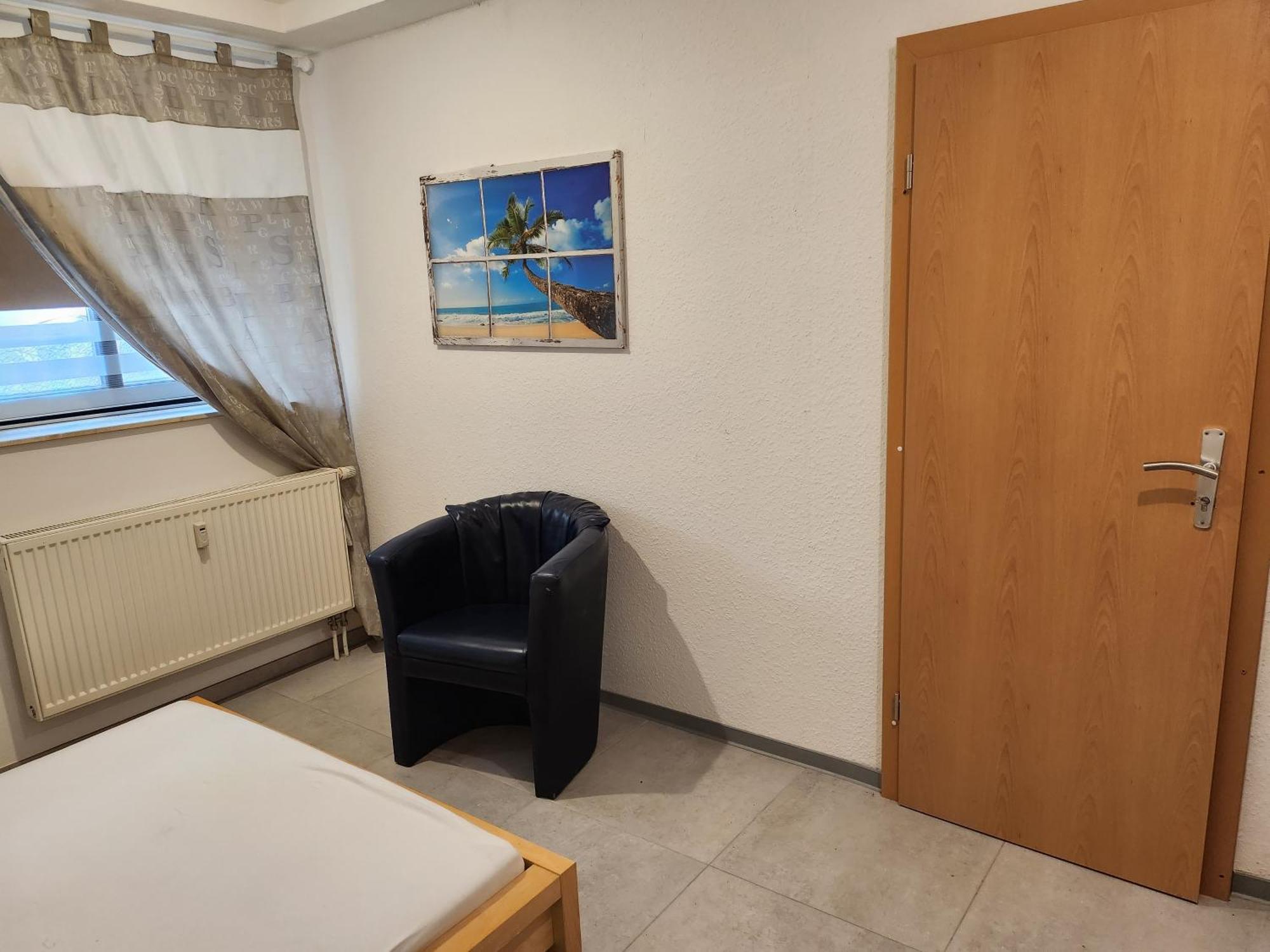 Halle, Top -Preise, Grosse 79 Qm Sd Fewo, Eg, Wahlweise Mit 1- 3 Dz, Inklusiv Tv Lounge, Kueche, Bad Wc Einfach Und Gut, Langzeitmieter Vb Preise Halle  Eksteriør bilde